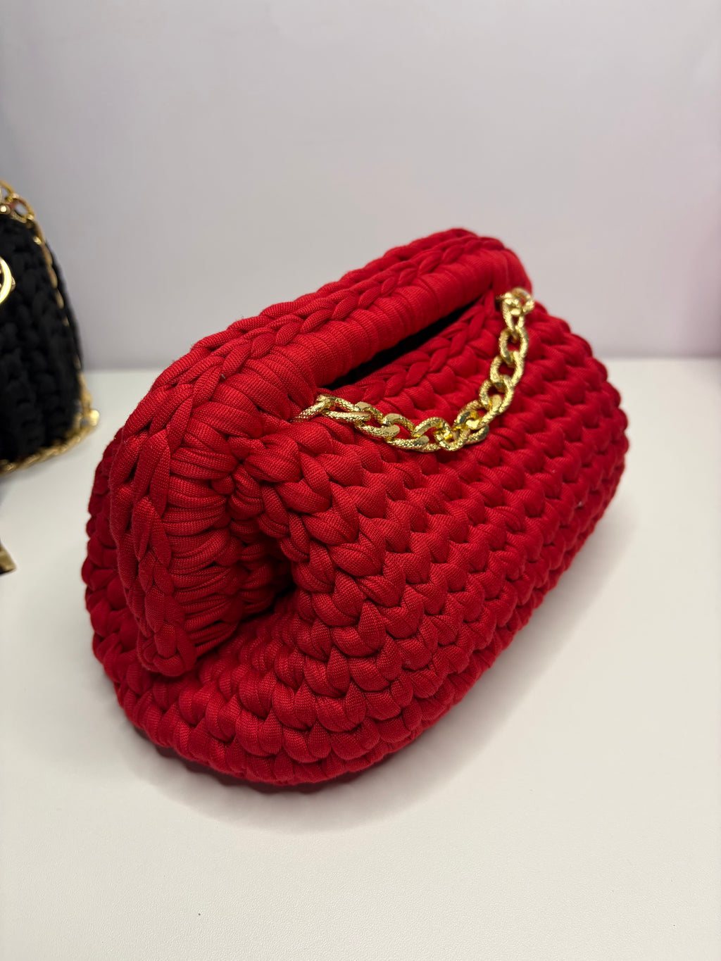 Clutch rossa con catena