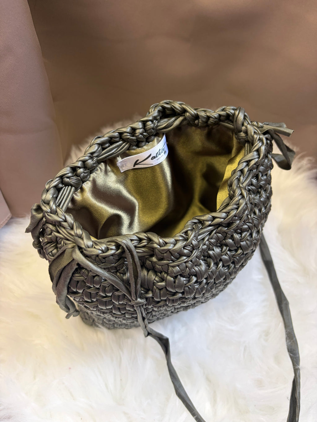Pouch bag